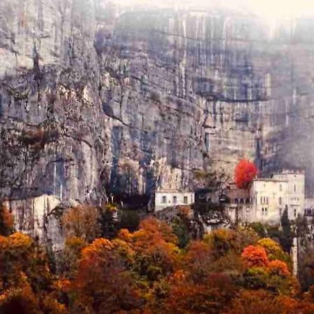 Вилла Tiny Liloumaca Coeur Ste Baume Plan d'Aups Экстерьер фото